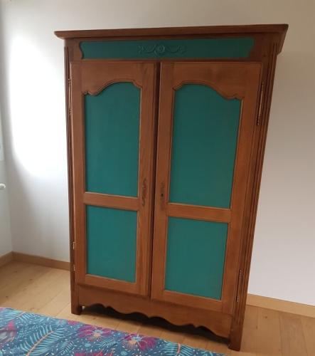 ARMOIRE-6B